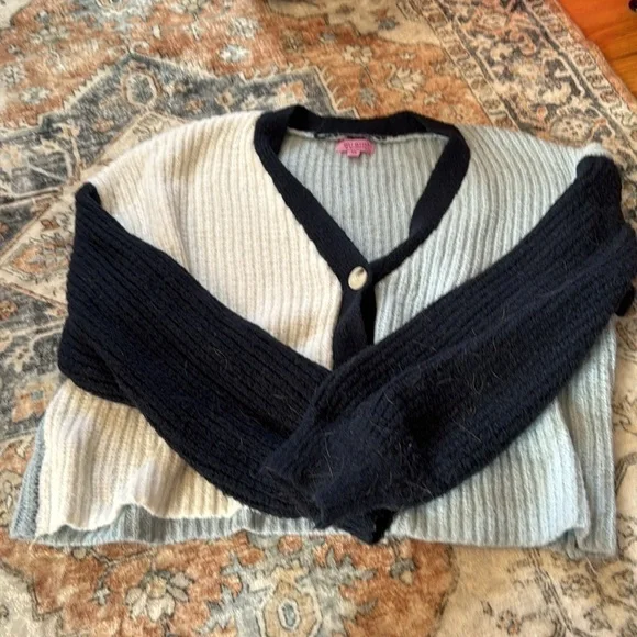 FRANCESCA'S
Dream Colorblock Short Cardigan - Picture 7 of 9